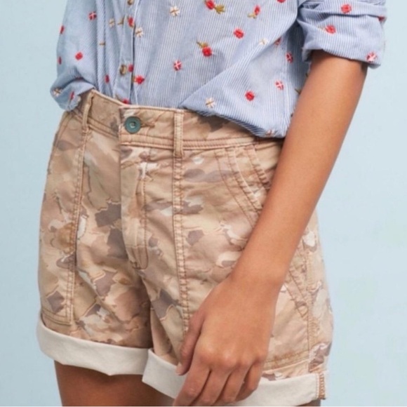 Anthropologie Pants - Anthropologie Desert Camo Cargo Shorts sz 30
